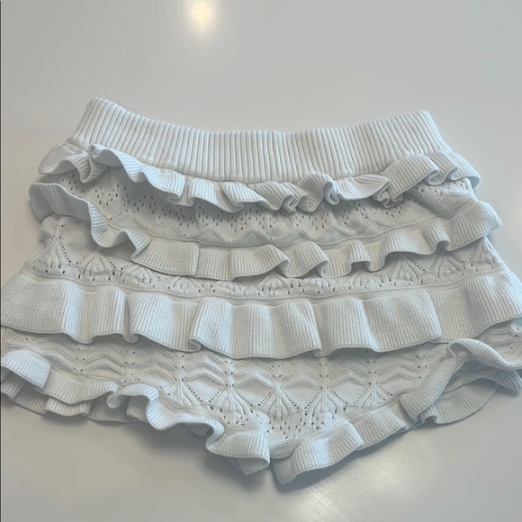 Edikted White Ruffled Knit Shorts - Picture 3 of 4